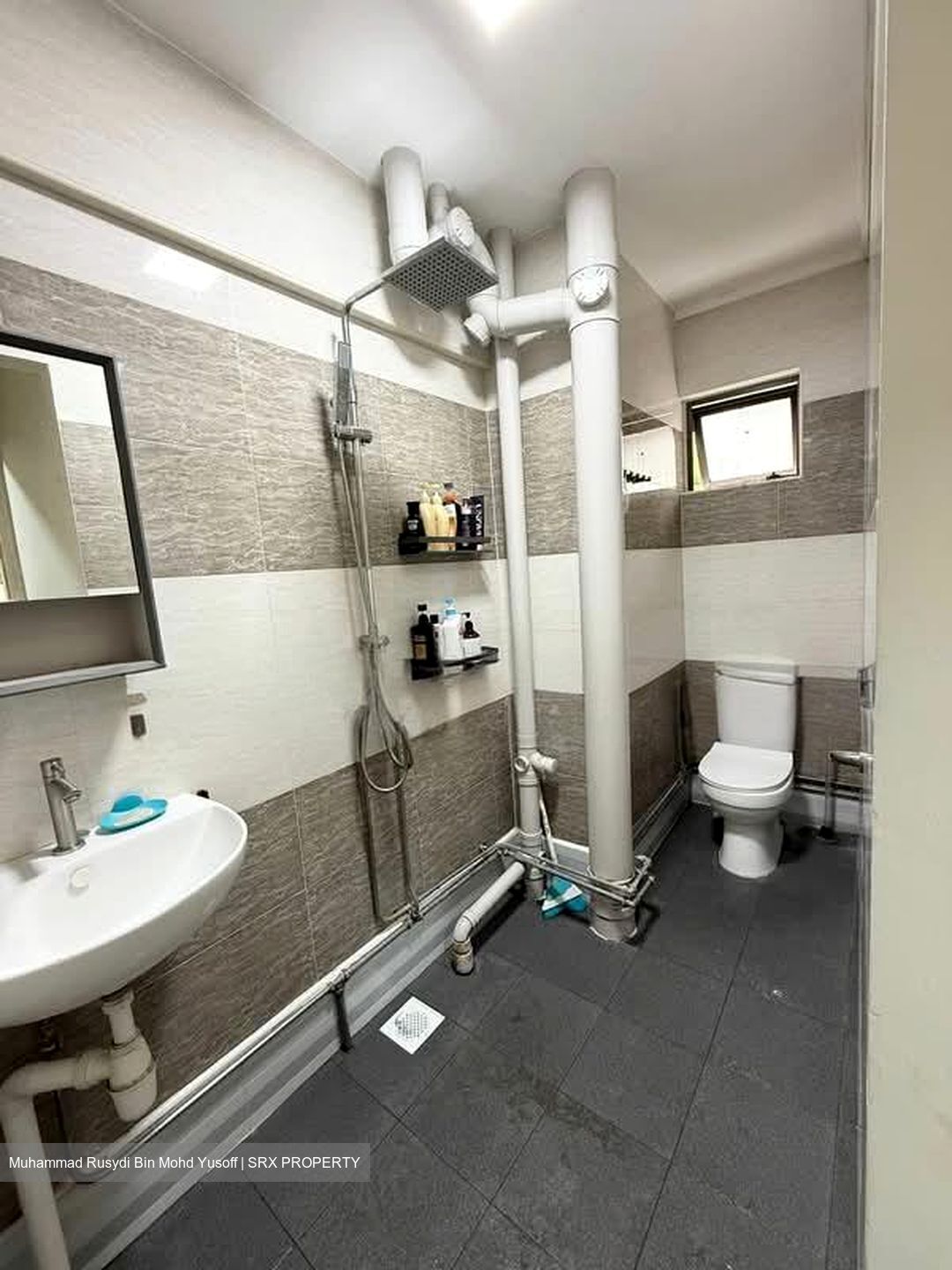 Blk 558 Jurong West Street 42 (Jurong West), HDB Executive #557143111